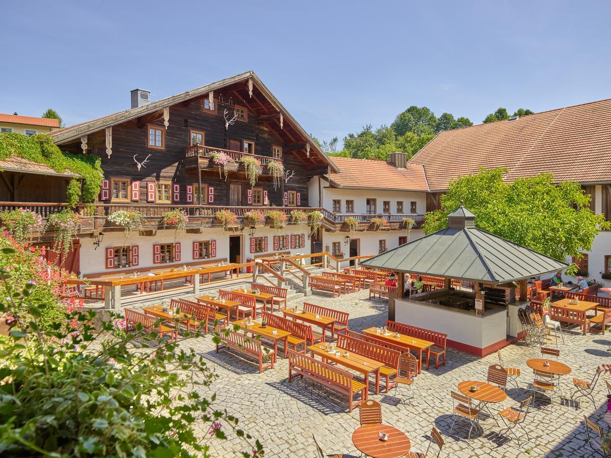 Gutshof Uttlau Hotel Haarbach Exterior foto